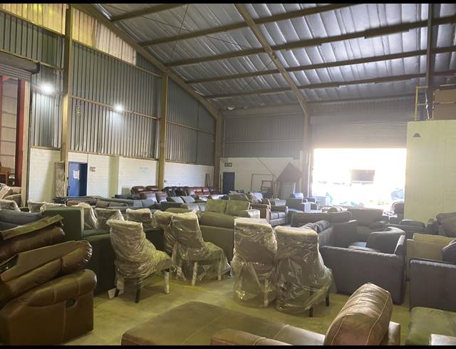 2,490M² FACTORY TO LET IN MAXMEAD